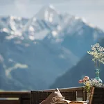 Apart. Mountainlovers *