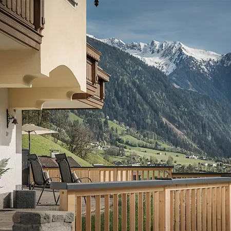 Apart. Mountainlovers * Hainzenberg