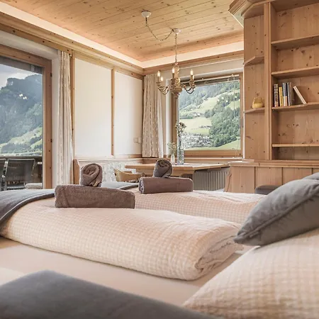 Apart. Mountainlovers *