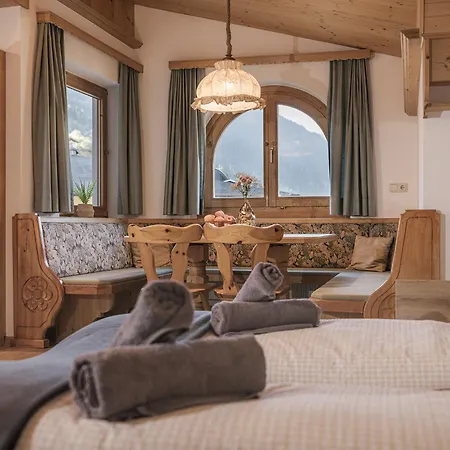 Apart. Mountainlovers *