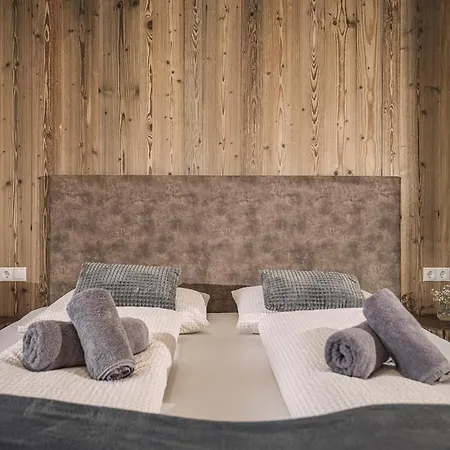 Apart. Mountainlovers